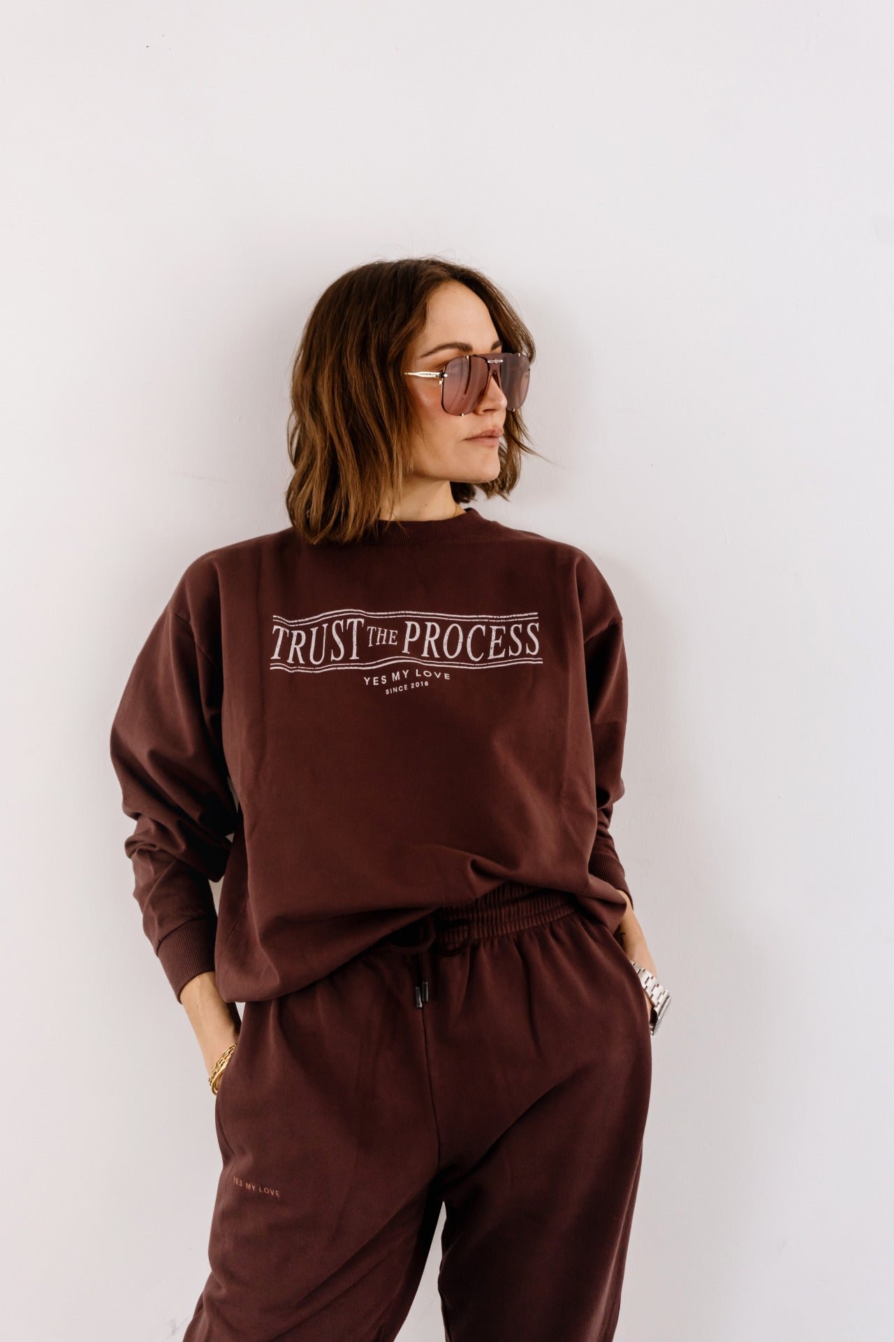 TRUST THE PROCESS Sweater - chocolate