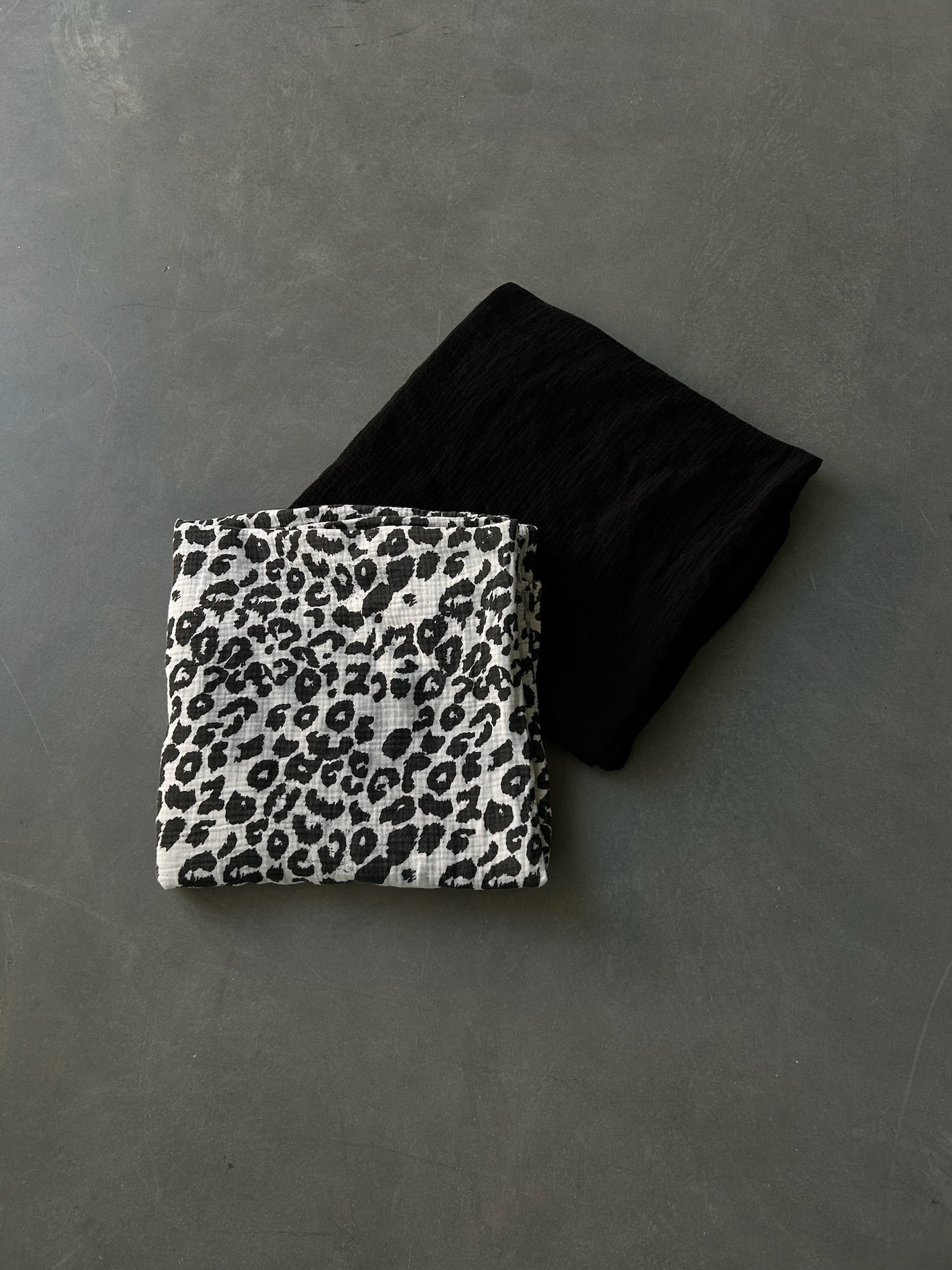 2 x Muslin Tücher / Decken - Leo + schwarz